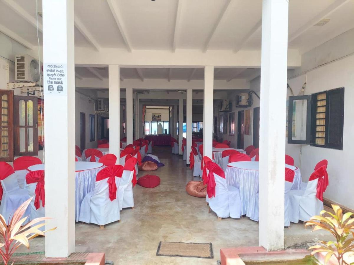 Hansa Surf Hotel Hikkaduwa Exterior foto