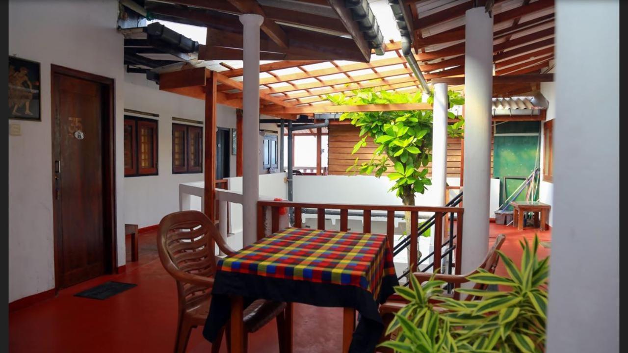 Hansa Surf Hotel Hikkaduwa Exterior foto